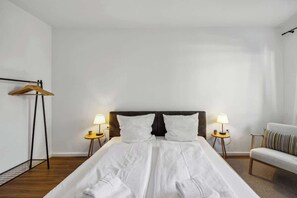 2 chambres, fer et planche à repasser, lit de bébé portatif, Wi-Fi