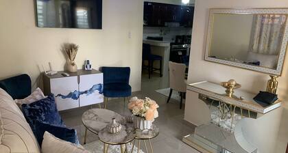 Charming 3-bedroom house with AC and WiFi in lovely Baní