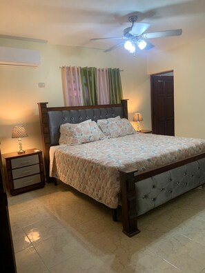 3 Schlafzimmer, Bügeleisen/Bügelbrett, WLAN, Bettwäsche