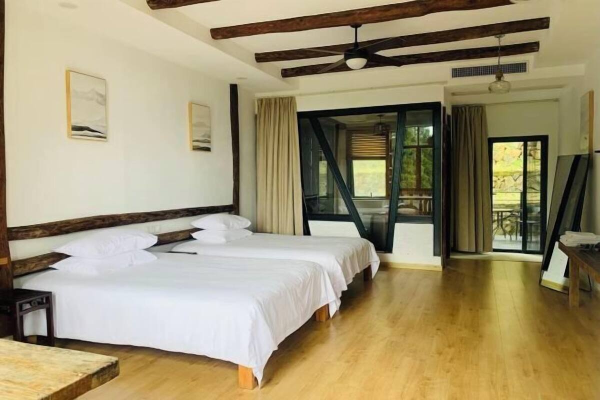 Tempat tidur bayi