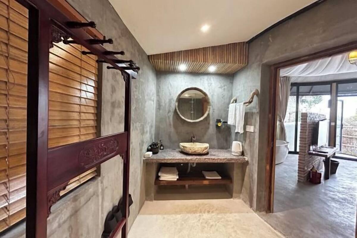 Tempat tidur bayi