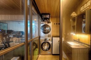 Laundry room - GreenTree Hotel (Shanghai Baotown Pier Normal University Affiliated Zhengda Middle School) (Shanghai)