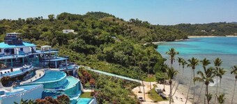 New, hotel style villa with private beach 2
