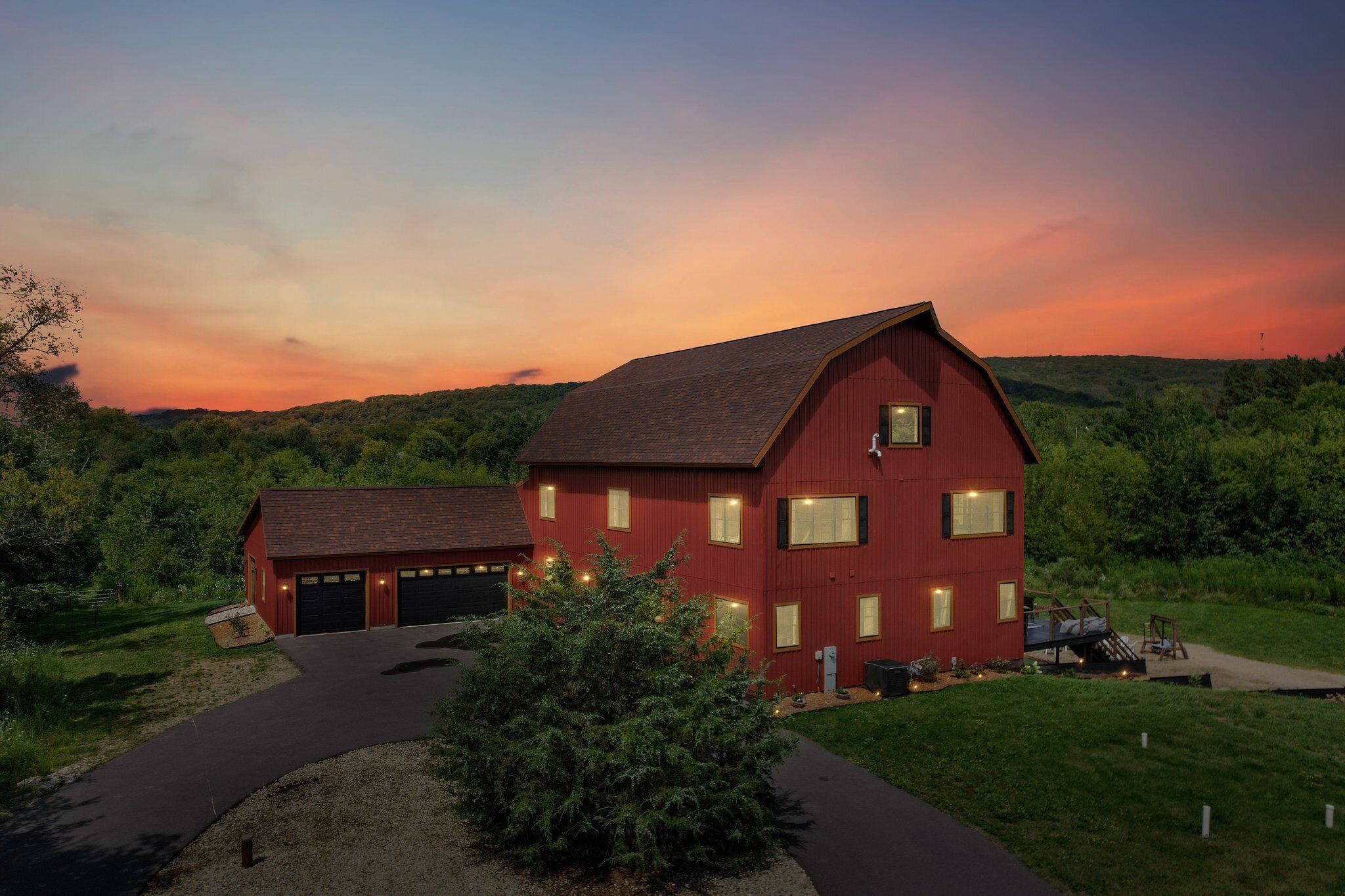 Beach Barn! Slide, Tiki Bar, Sauna, Hot Tub, Volleyball, Frolf, Ski/Golf
