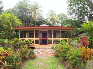 Stuga Deluxe - uteplats - havsutsikt