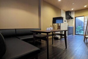 Iron/ironing board - Kyokoi Toujimikuni (Kyoto)