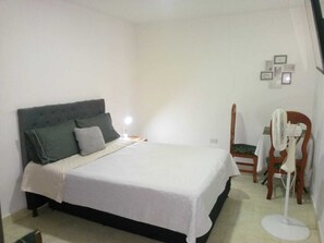 Comfort Triple Room | Desk, WiFi (free)