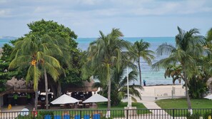 Exterior - Fantastic family villa on the best beach (Cancun)