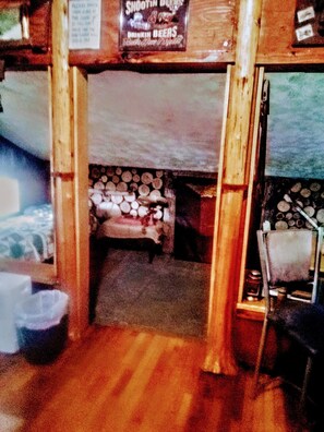 1 bedroom, desk, iron/ironing board, WiFi