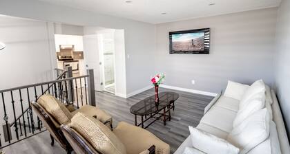 Very central Full renovated in Aug 2024 rare find pet friendly 2 min from hwy1