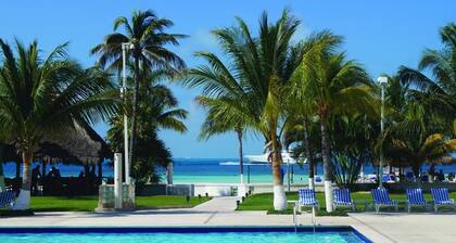 Vacation getaway with beach access