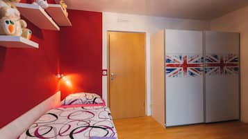 4 bedrooms, WiFi, bed sheets