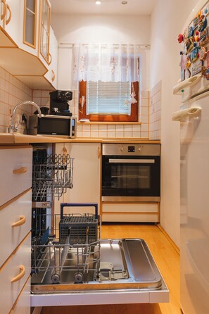 Microwave, dishwasher - APARTMENT Razvajanje 7 + 1 guest 3-bedroom apartment with WiFi in Bohinj (Radovljica)