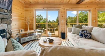 Birch Mountain Cabin| EV Charger-Slps12! HotTub!