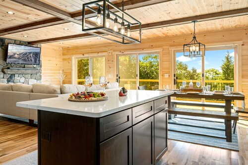 Secluded Cabin with Hot Tub, Views, & EV Charger