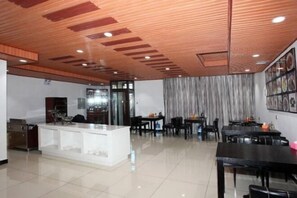 Restaurant - Pengcheng Holiday Hotel (Huma)