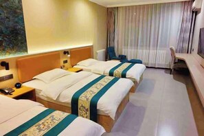 Room - Pengcheng Holiday Hotel (Huma)