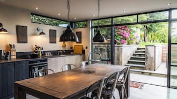 Fridge, oven, dishwasher, toaster