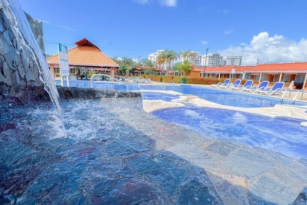 2 outdoor pools - Villa Paraiso Banano 09 (Jacó)