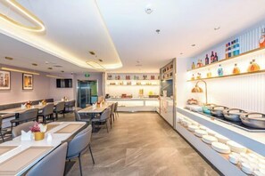 Restaurant - Homeinn Plus Hotel (Beijing Jianguomen Capital Pediatric Institute) (Beijing)