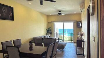 Apartment, Terrasse, Meerblick | Esszimmer