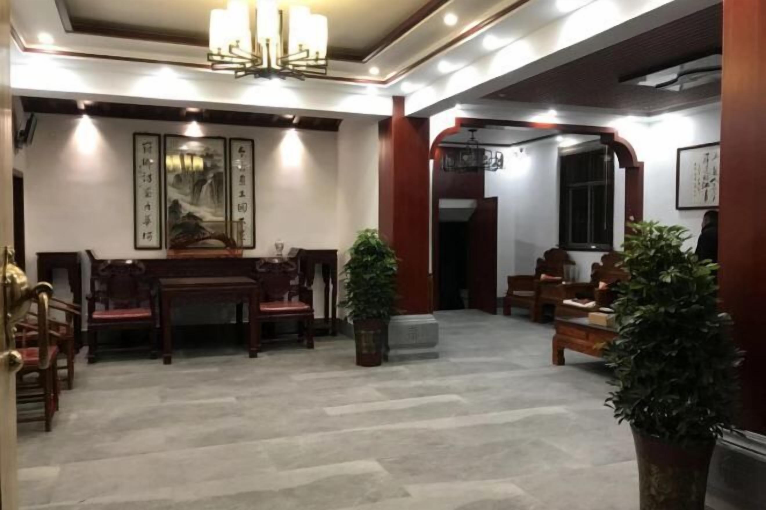 المنشأة من الداخل