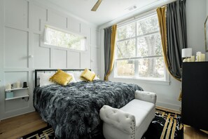 2 bedrooms, desk, iron/ironing board, travel crib