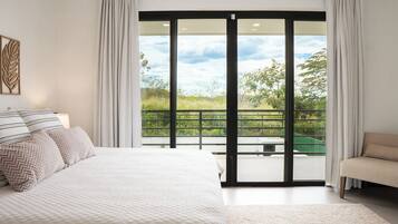 3 bedrooms, iron/ironing board, travel crib, WiFi