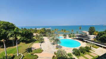 スタンダード ルーム バルコニー シービュー | テラス / パティオ