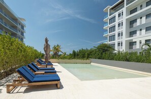 Outdoor pool - Armonía Luxe Condo Experience (Cartagena)