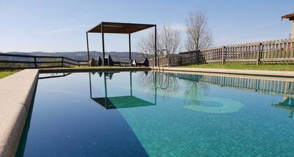 La Serreta Casa Rural con Vistas a Montserrat, a 2 Minutos del Pueblo Gironella