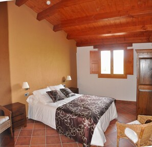 7 Schlafzimmer, Bügeleisen/Bügelbrett, WLAN, Bettwäsche