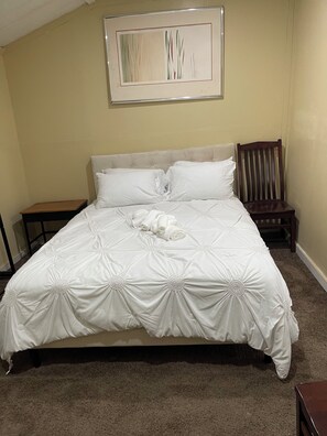 4 bedrooms, iron/ironing board, free WiFi, bed sheets