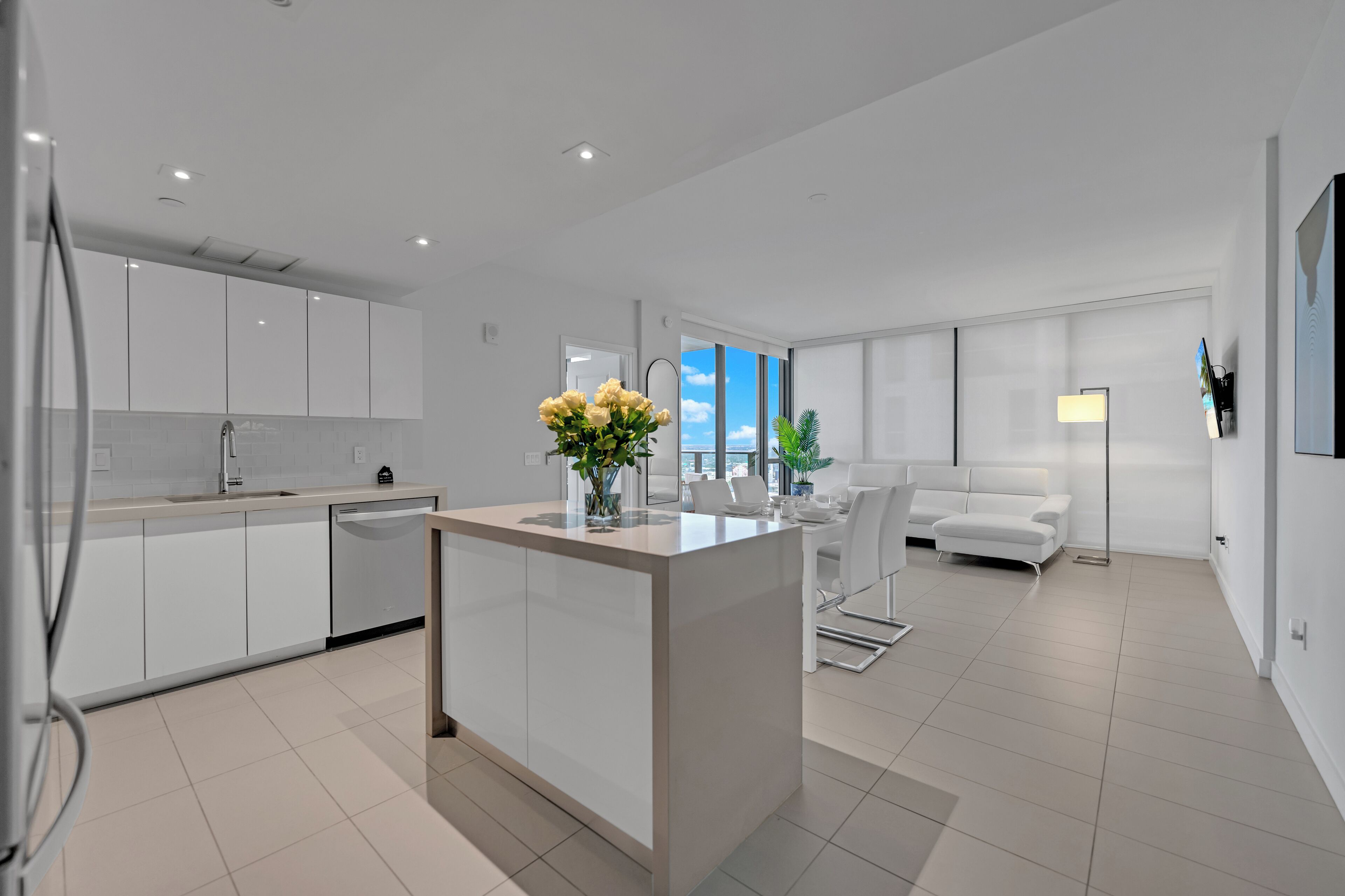 NEW 2 full bedroom 2 full bathrooms in Downtown Miami ,8min from the beach