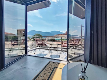 Junior Suite, Balcony, City View | Terrace/patio