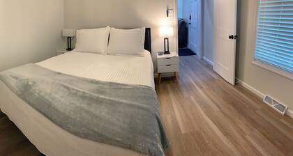 Newly Remodeled 3-BR in heart of Marion