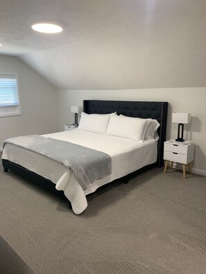 3 室のベッドルーム、デスク、アイロン / アイロン台、WiFi