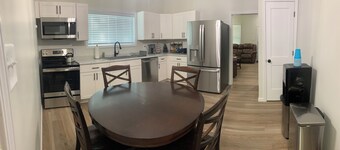 Newly Remodeled 3-BR in heart of Marion