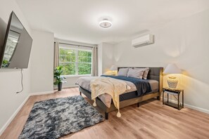 5 habitaciones, tabla de planchar con plancha, wifi y ropa de cama
