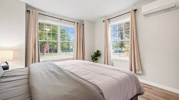 5 bedrooms, iron/ironing board, WiFi, bed sheets