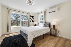 5 chambres, fer et planche à repasser, Wi-Fi, draps fournis