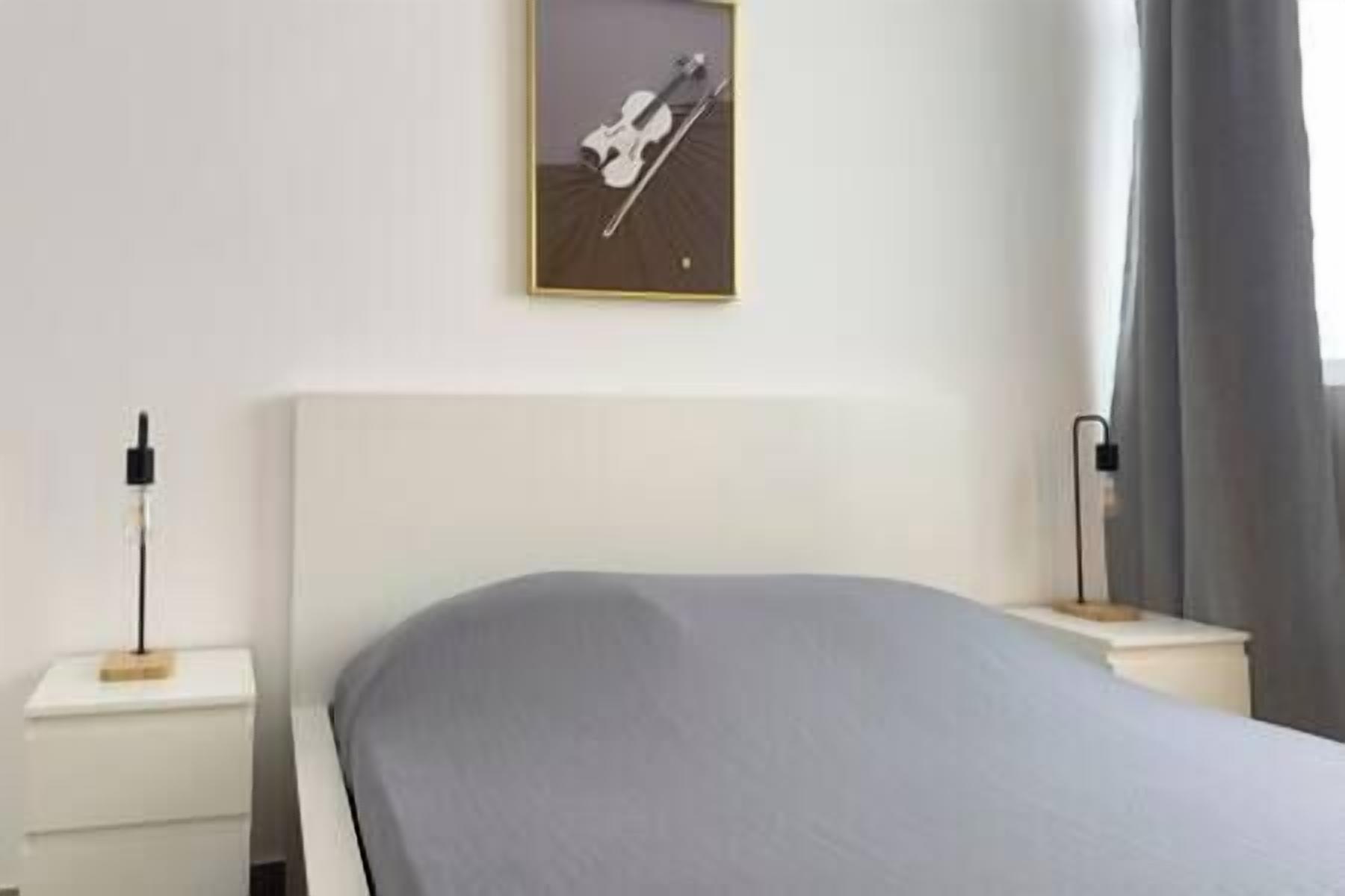 2 室のベッドルーム、アイロン / アイロン台、WiFi、ベッドシーツ