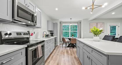 Premium 3-Story Townhome | Perfect for Large Groups