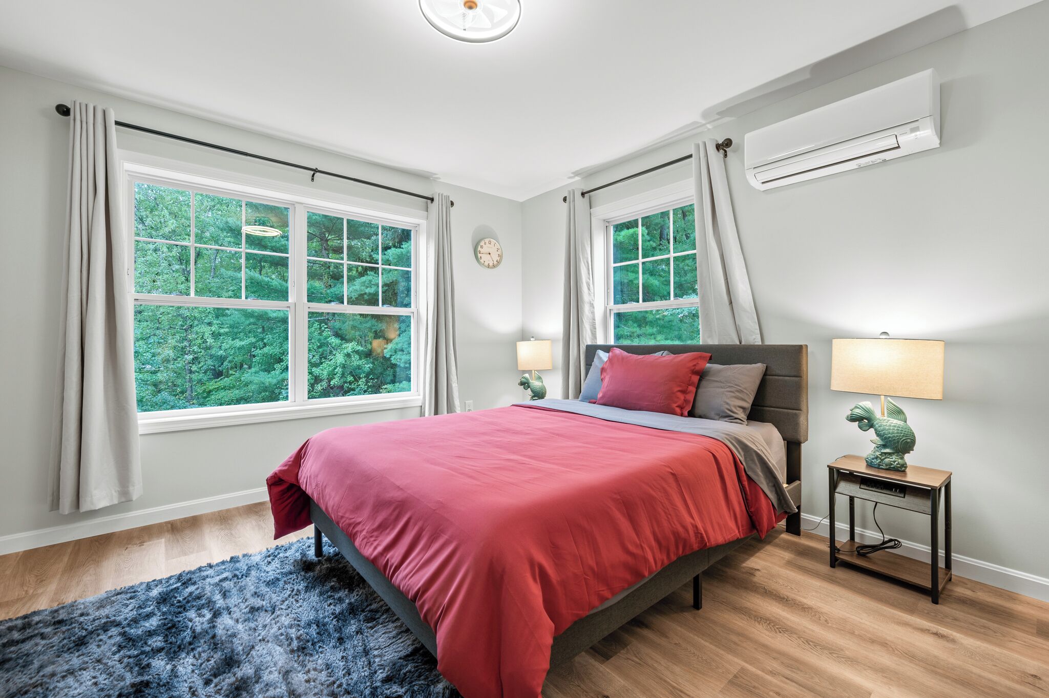5 slaapkamers, een strijkplank/strijkijzer, wifi, beddengoed