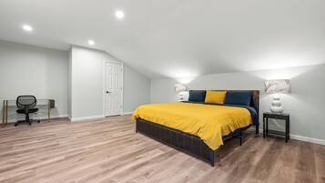 5 bedrooms, iron/ironing board, WiFi, bed sheets