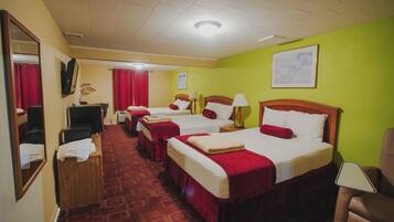 Chambre Confort, patio | Bureau, Wi-Fi gratuit, draps fournis