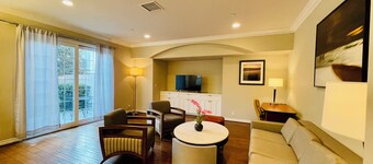 Luxury home in Newport Beach city Near UCI