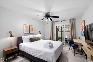 2 室のベッドルーム、アイロン / アイロン台、WiFi、ベッドシーツ