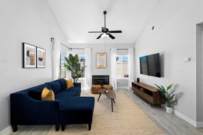 Living area - Cozy Modern 2BR Oceanside Home for Mid-term Stay (Oceanside)