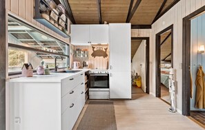 Réfrigérateur, plaque de cuisson, cafetière/bouilloire